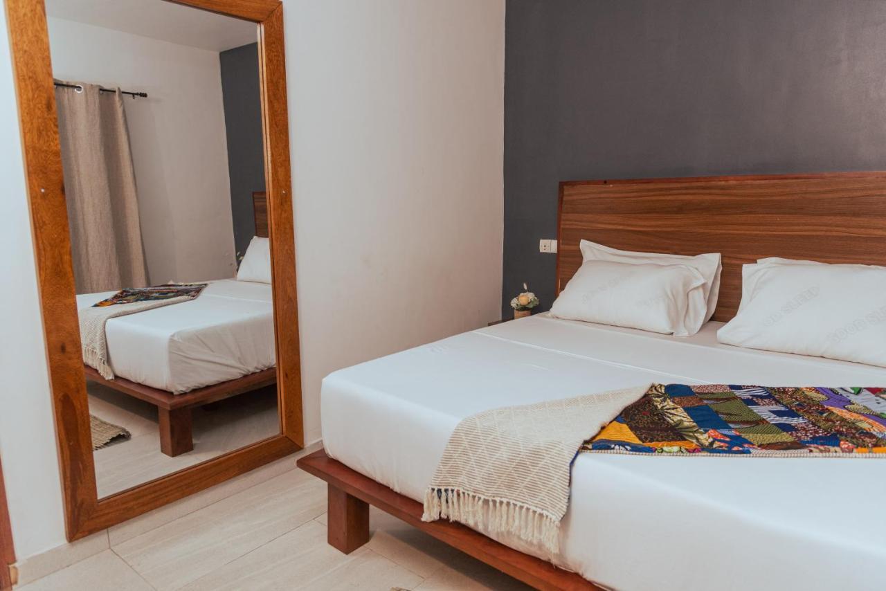 Ahome Guest House & Lounge Lomé Extérieur photo